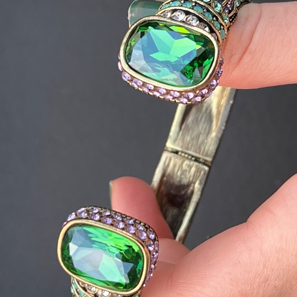 Heidi Daus Signed Hinged Cuff Bracelet Emerald Green Swarovski Crystals - Picture 14 of 15